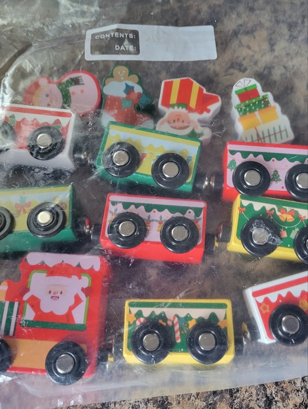 Christmas Train Set Gift for Kids, Magnetic Christmas Train Wooden Train Set